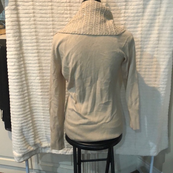 Gorgeous cowl neck sweater - Picture 4 of 5